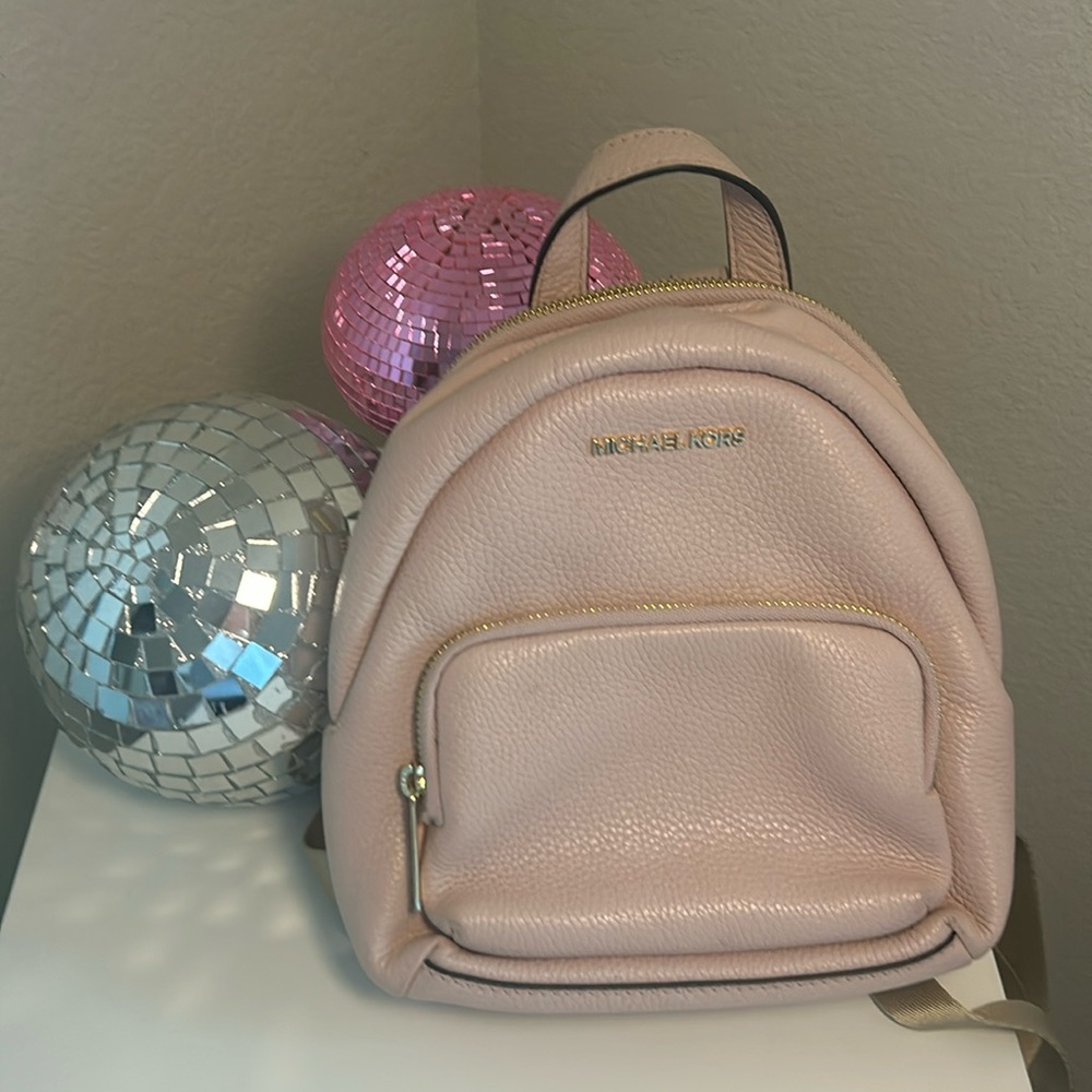 Michael Kors mini backpack purse 👛 🎒 🌸